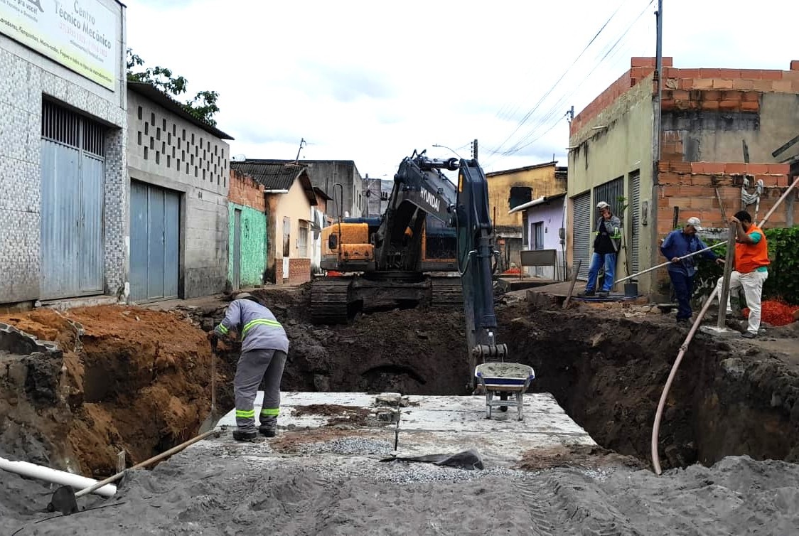 Obra de macrodrenagem em Pinheiros ultrapassa 200 metros de extensão